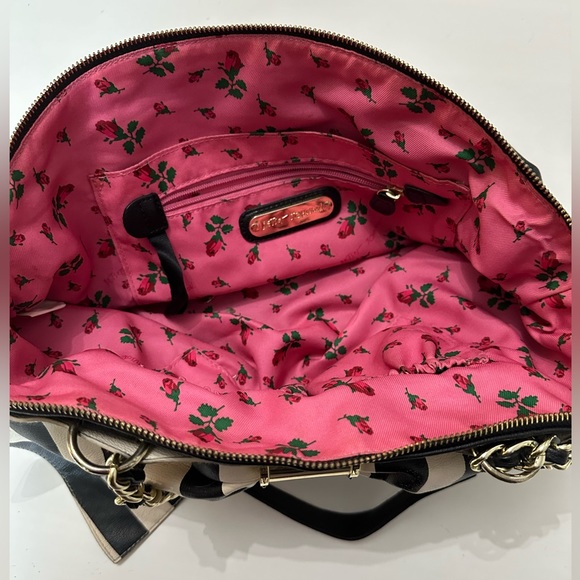 Betsey Johnson mega bow bag - black, off-white, gold detail - Picture 2 of 5